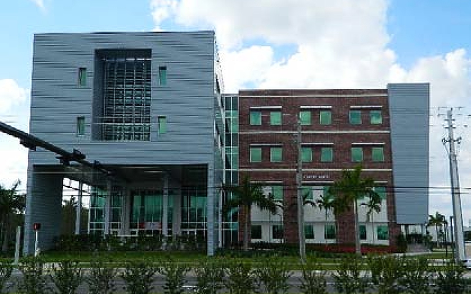 Exterior of the FAU and UF Joint Use Facility